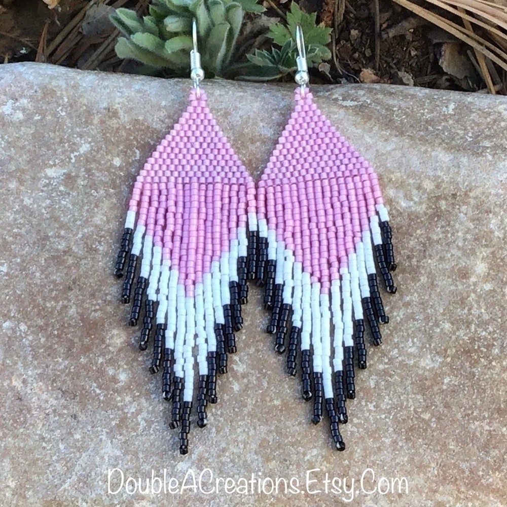 𝅺Pink and Black Beaded Earrings with Fringe, New, Handmade By Me - Picture 6 of 8